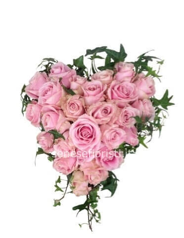 Cuore di rose rosa a partire da